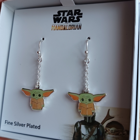 LICENCED Disney Star Wars The Mandalorian Baby Yoda Fine Silver Plated Earrings - Picture 4 of 10